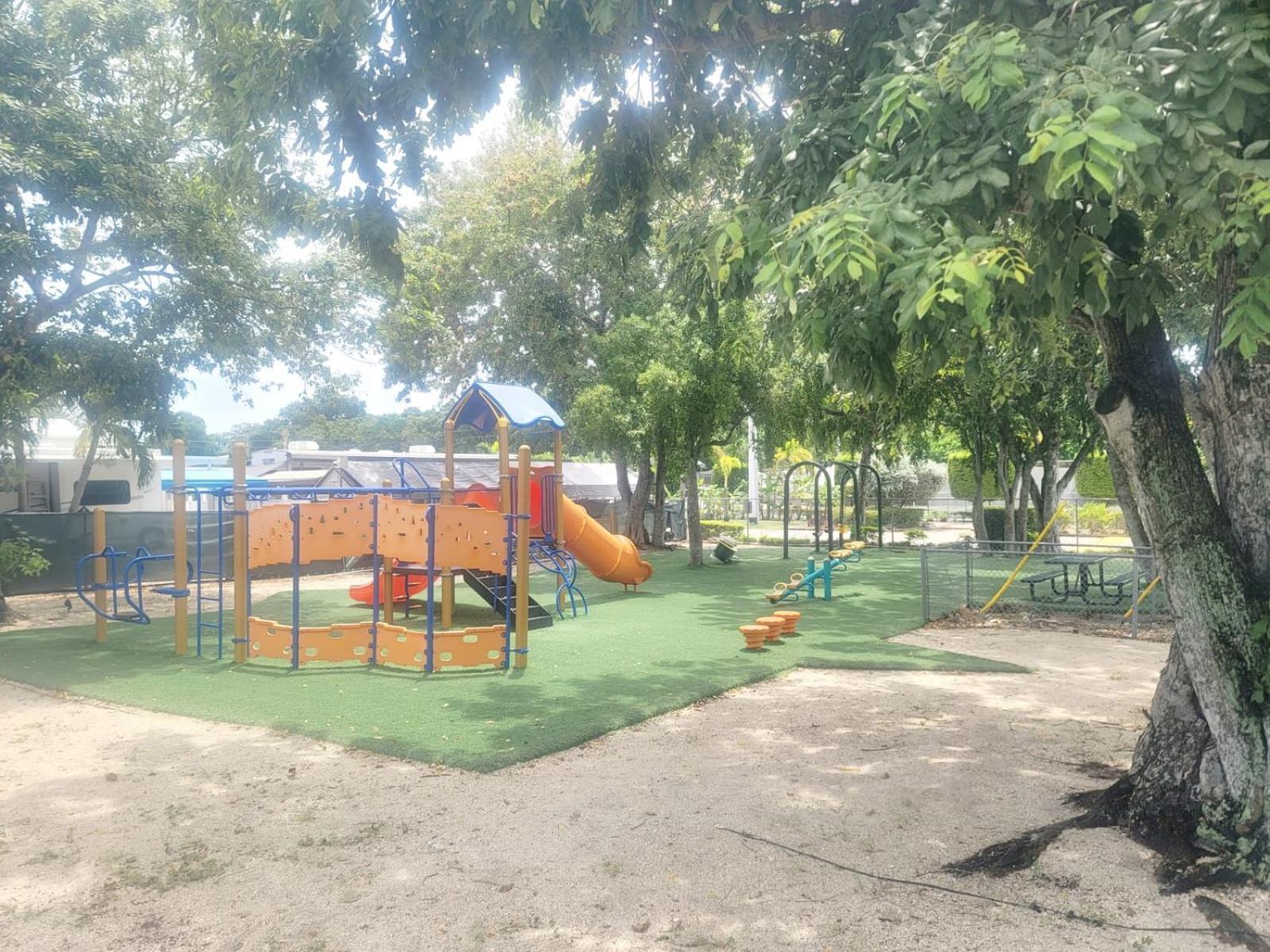 Gallego Deluxe Campsite